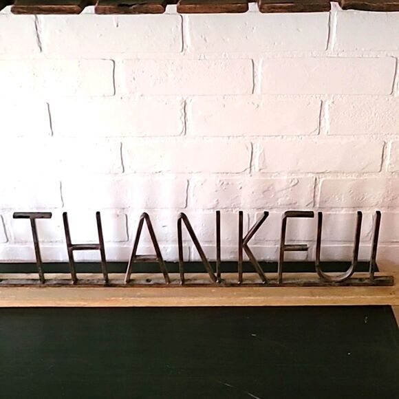 BE THANKFUL Black metal and Wood Sign - Picture 3 of 3